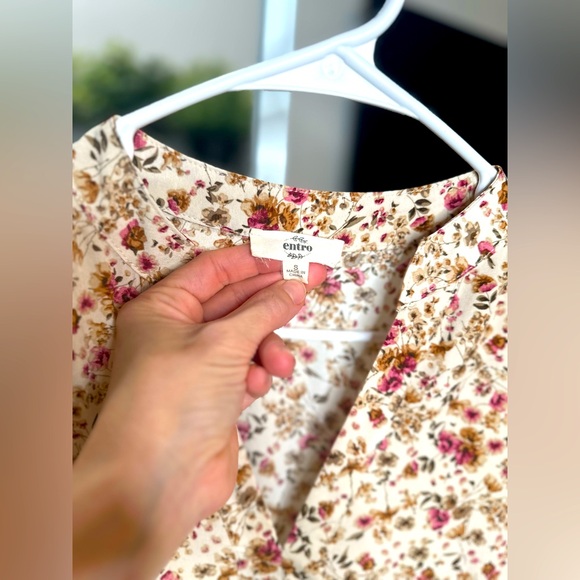Gorgeous Floral Entro Dress - Size Small - Picture 9 of 9